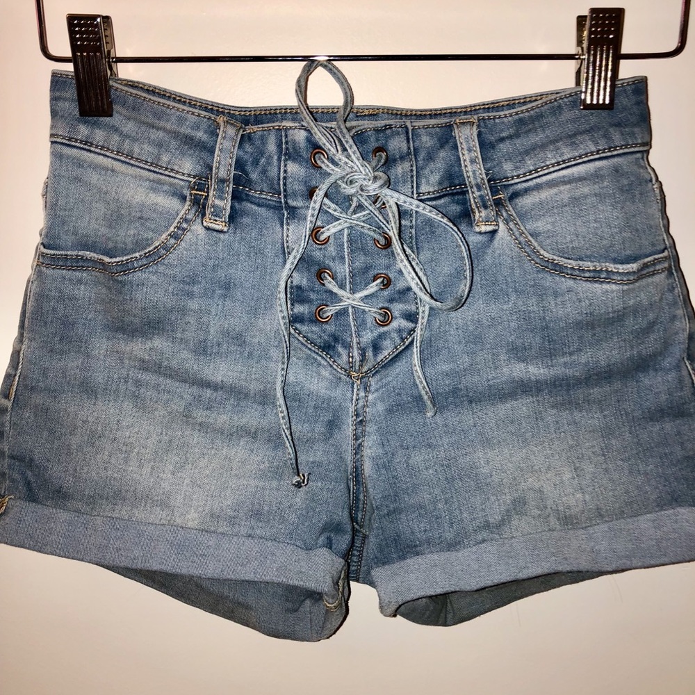 🌹✨ PacSun Lace Up Light Denim Shorts
